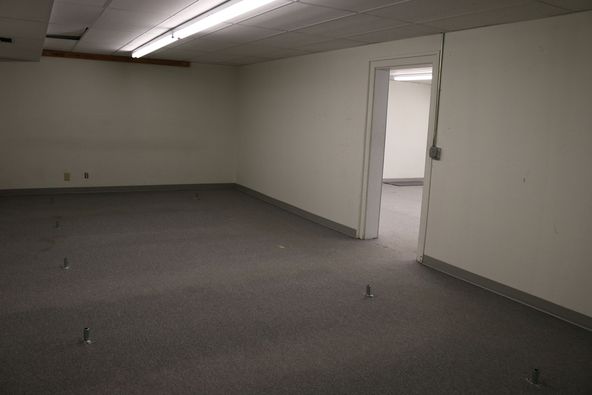 8012 W Dodge Rd, Omaha, NE 68114